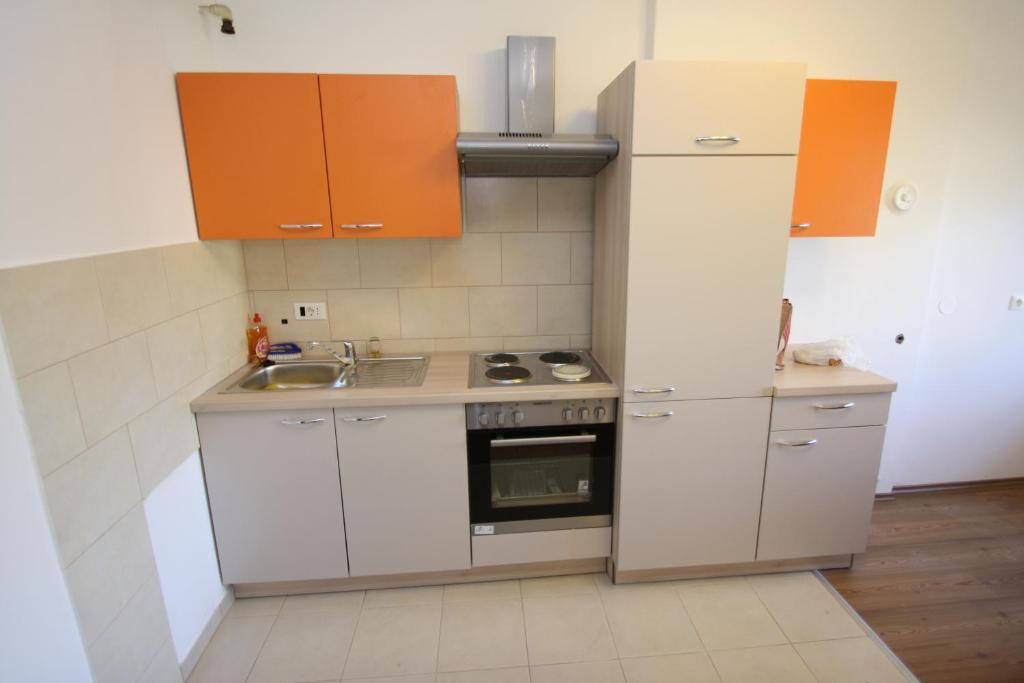 Apartments Tena With Private Parking Pula Quarto foto