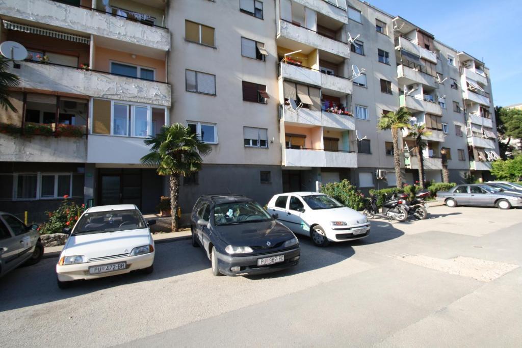 Apartments Tena With Private Parking Pula Quarto foto